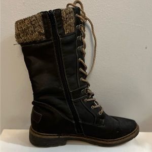 Banff Trail Water Resistant Womans Boots Slightly Worn!